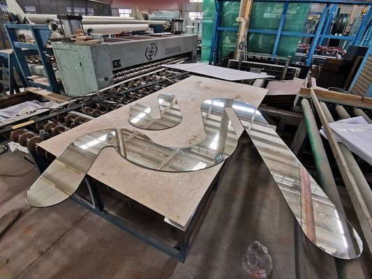 Scratchproof CNC verarbeitete 2440x5000mm Standardglasplatten