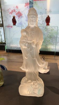 Dekorativer traditioneller schnitzender Buddha Liu Li Glass Art