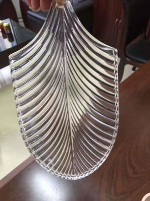 Künstlerischer bunter Leuchter schrägt brechendes Buntglas-Handwerk ab