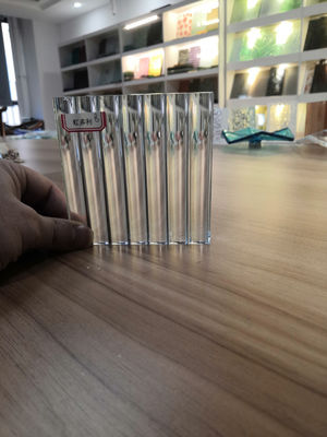 Wand-ausgeglichenes bereiftes vorgeschnittenes Duscheinschließungs-Glas
